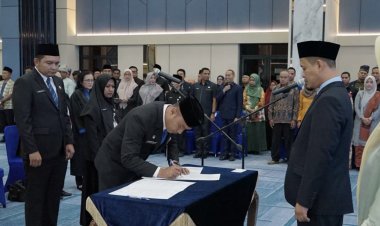 Agung Nugroho Lantik 21 Pejabat Pemko Pekanbaru, Reza Aulia Jadi Kadis LHK dan Tengku Denny Pimpin Bapenda