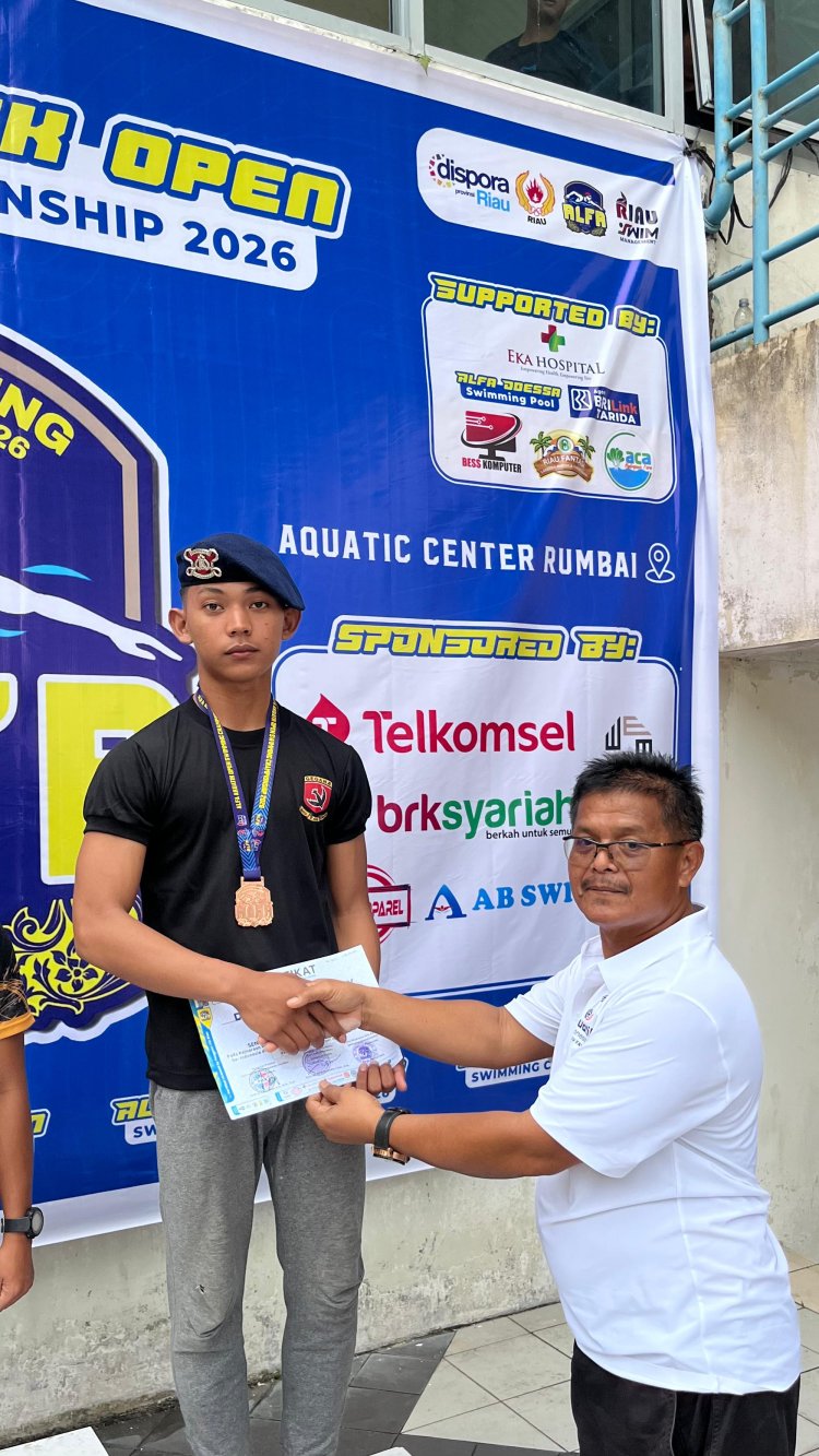 Inspiratif! Personel Brimob Riau Raih Medali di Kejuaraan Renang Se-Indonesia